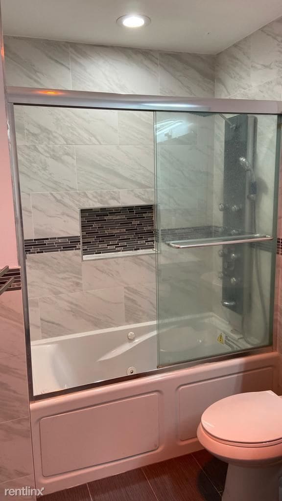 Building Photo - 3 br, 2.5 bath House - B7 Lincoln Ln