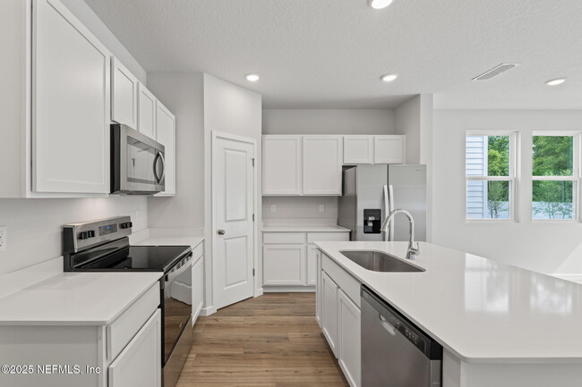 Building Photo - 111 Brazil Nut Cir