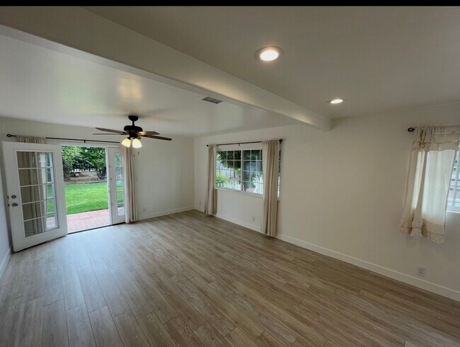 Building Photo - 3445 Valley St