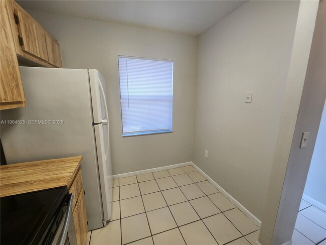 Building Photo - 10967 NW 30th Pl