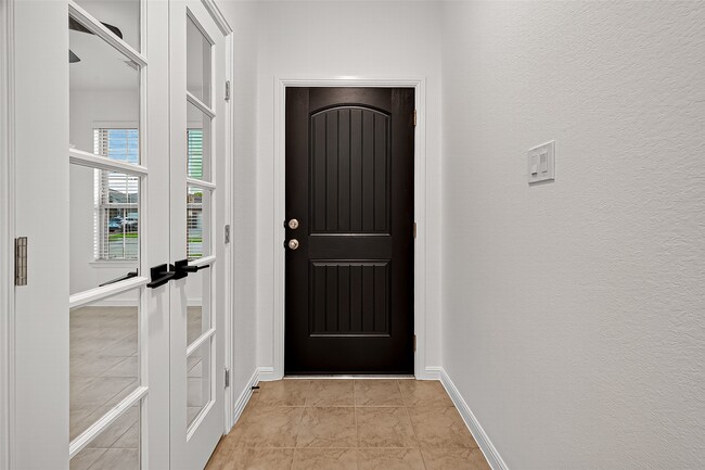 Building Photo - 7927 Tindarey Maple Trace