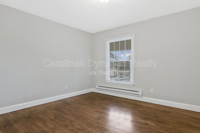 Building Photo - 321 S Gardner Ave