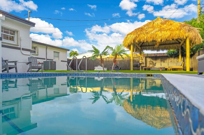 Building Photo - 18715 NW 10th Ct