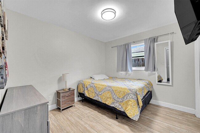 Building Photo - 2784 NW 9th St