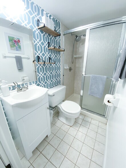 Lower level bathroom with shower - 11423 Five Cedars Rd