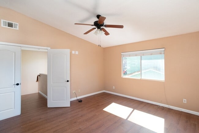 Building Photo - Schedule a tour today for a BEAUTIFUL 3-Bedroom, 3-Bath!