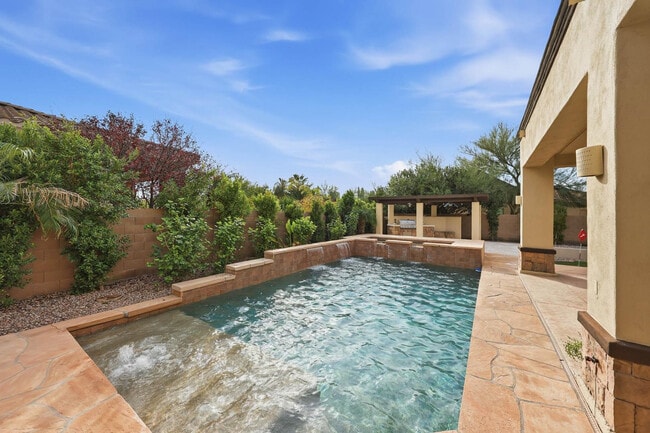 Building Photo - 6570 S Bogle Ave