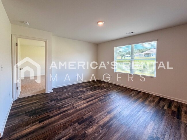 Building Photo - 305 Pne Rdg Dr