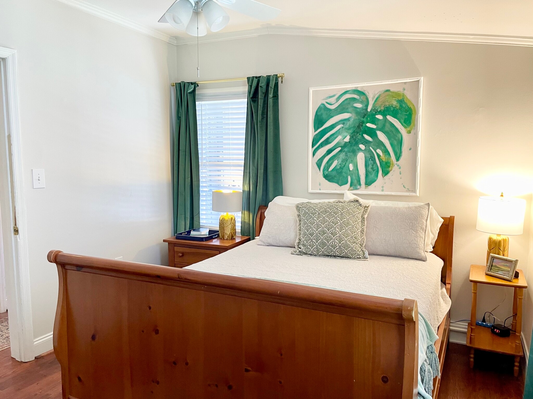 215- bedroom #1 - 215 W Taylor St