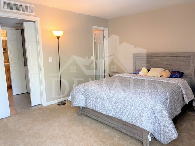 Building Photo - 6651 N Campbell Ave