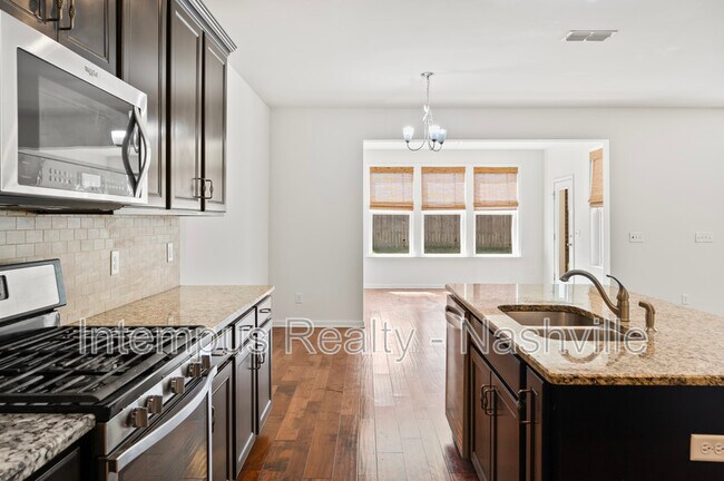 Building Photo - 2637 Miranda Dr