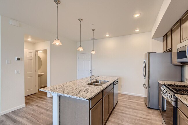 Building Photo - Welcome to this 3 bed, 2 and half bath town-home in Briargate area