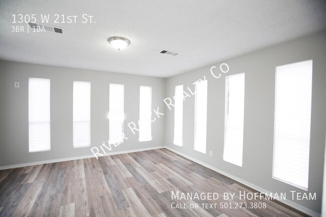 Building Photo - 1305 W 21st St