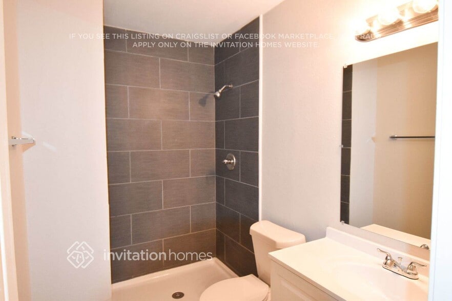 Building Photo - 9918 Garland Dr