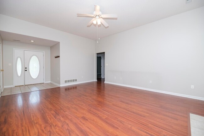 Building Photo - 901 Norman Dr