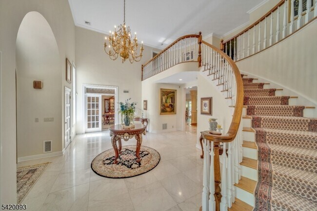 Building Photo - 787 Peach Tree Ln