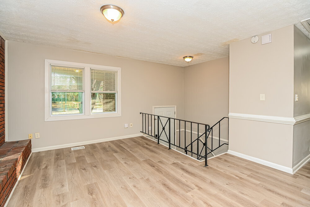 Building Photo - 2870 Valley Brook Dr SW