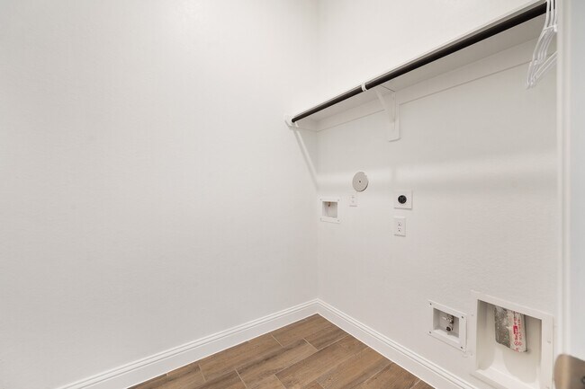 Building Photo - 2060 Terra Rose Dr