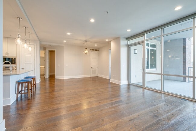 Building Photo - 20 Rutledge St