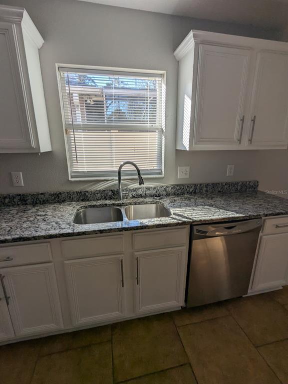 Building Photo - 1538 Algonkin Loop