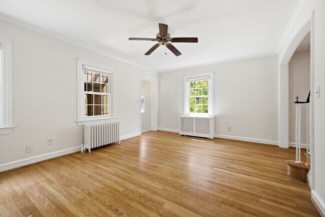 Building Photo - 1500 44th St NW