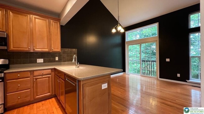 Building Photo - 1839 Majestic Dr