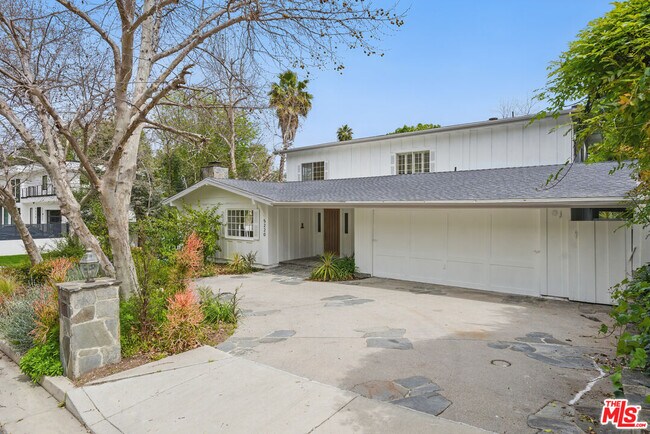 Building Photo - 5220 Melvin Ave