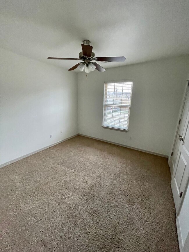 Building Photo - Gorgeous 3 Bedroom/ 2 Bath Home for Rent i...