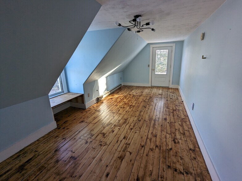 Primary Photo - 56 Rackleff St