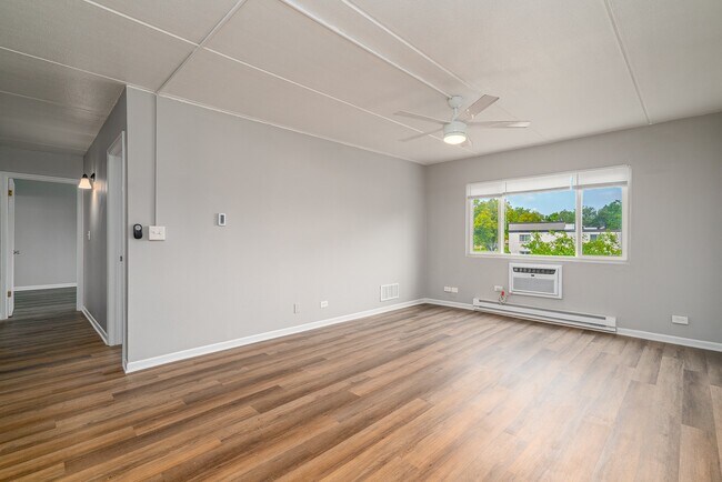 Building Photo - 329 Kimbell Ave