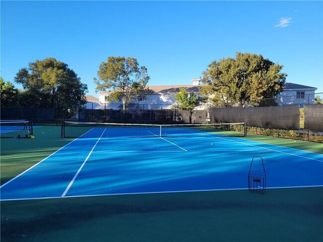 Building Photo - 4723 SW 14th St