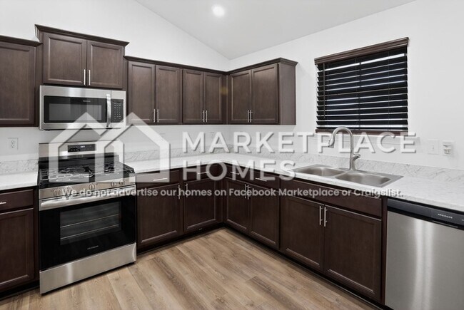 Building Photo - 3430 Oodie Ln