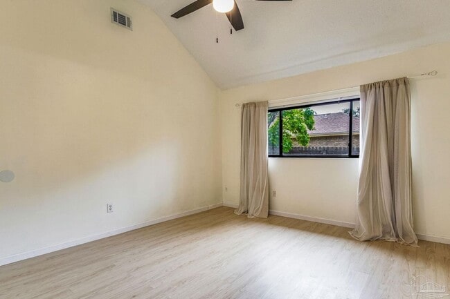 Building Photo - Updated 4 Bedroom Home in Navarre