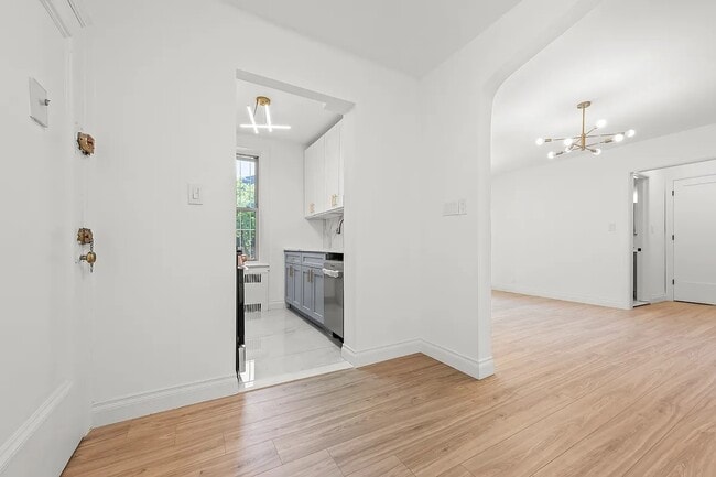 Building Photo - 12416 84th Rd #1D-1D