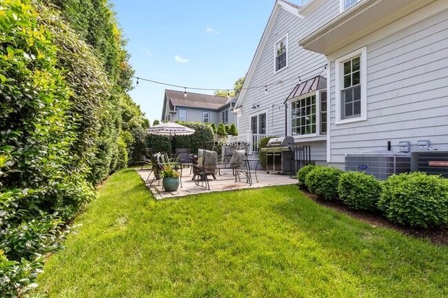 Building Photo - 15 Overlook Pl