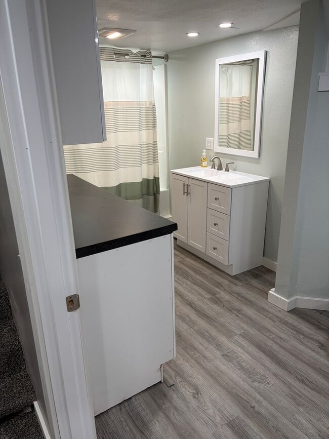 Building Photo - 1524 5th Ave N