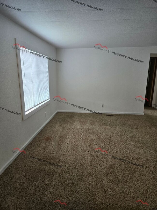 Building Photo - STATUS: AVAILABLE | R255G | $1850