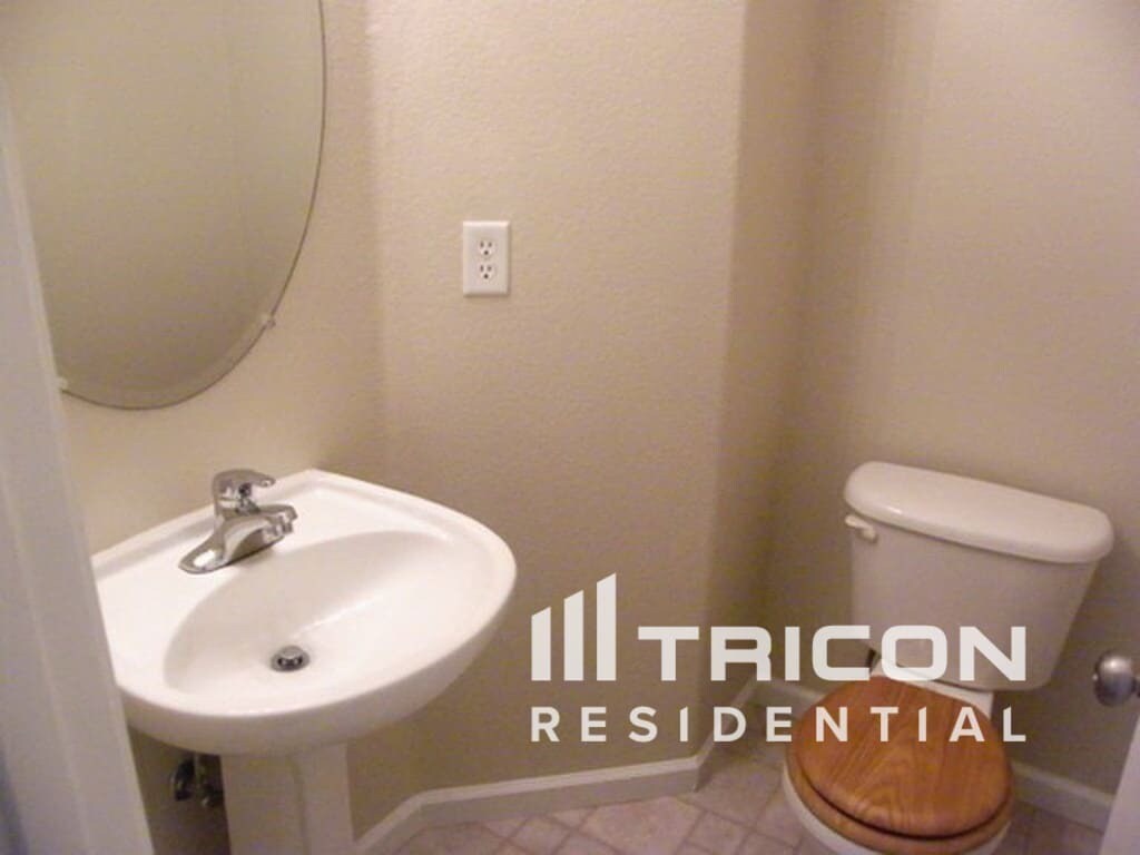 Building Photo - 2108 San Remo Dr