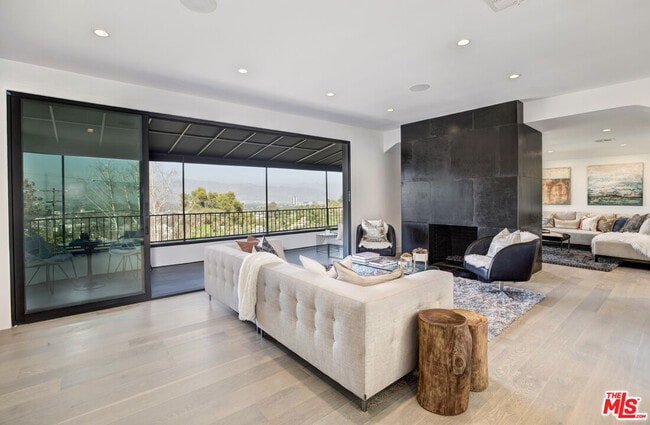 Building Photo - 3712 Berry Dr