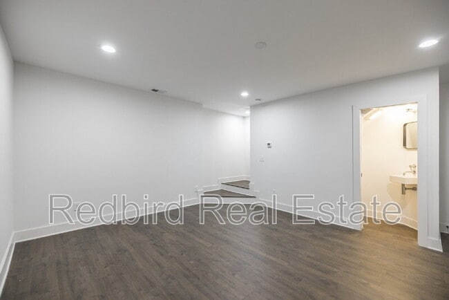 Building Photo - 2048 McKinley St