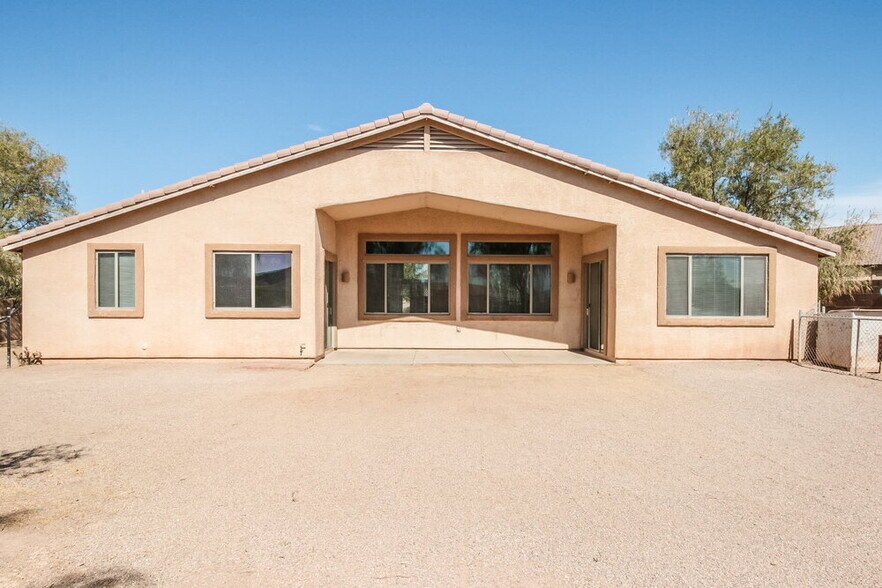 Building Photo - 12465 N Stone Ring Dr