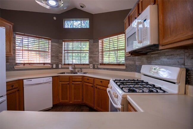Building Photo - 46 N Rushwing Cir