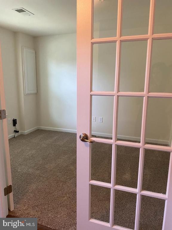 Building Photo - 5556 Peanuts Ln