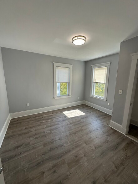 Building Photo - 517 Washington St