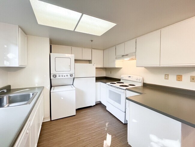 Building Photo - 2460 Old Sonoma Rd