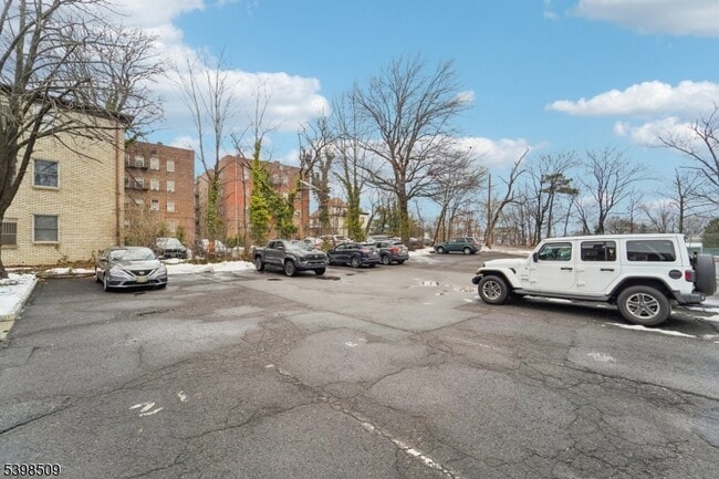 Building Photo - 357 Franklin St