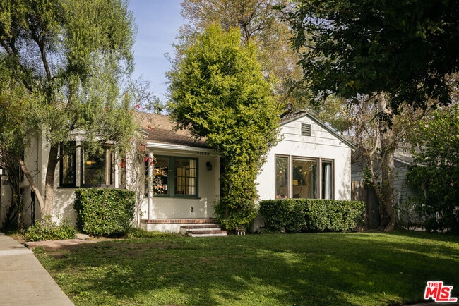 Building Photo - 11523 Albers St