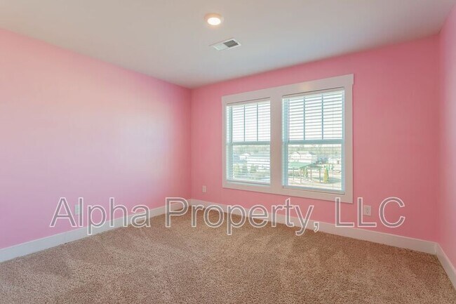 Building Photo - 112 Walking Stick Wy