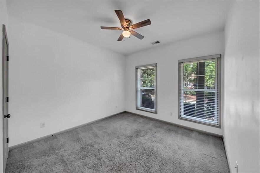 Building Photo - 3643 Princeton Ave