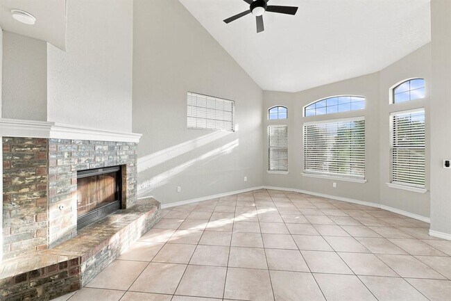 Building Photo - 4004 Night Hawk Dr